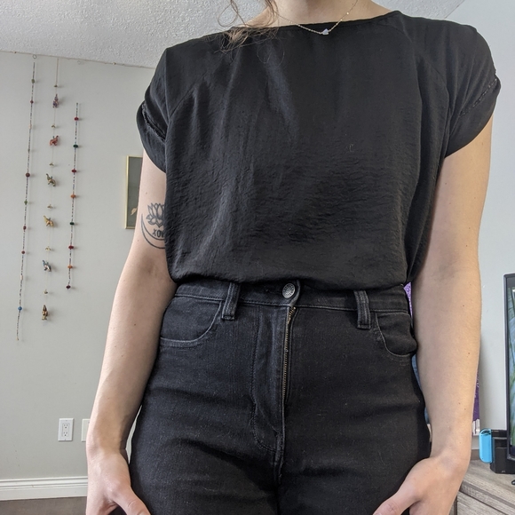 🥝2 for $10 River Island flowy black high neck tee - Picture 1 of 6